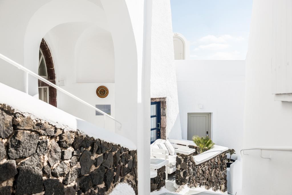 On The Rocks - Small Luxury Hotels Of The World (Adults Only) Imerovígli Kültér fotó